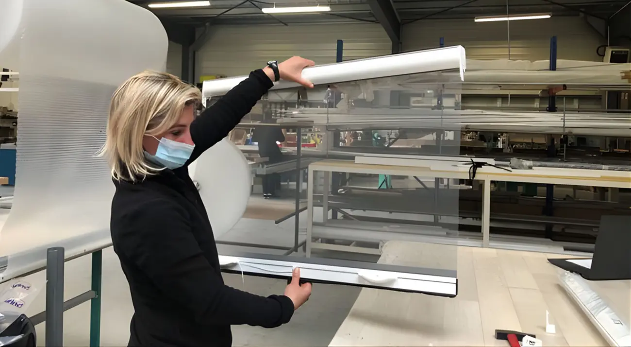 Comment fabrique-t-on une moustiquaire enroulable chez Prosolair.com ?