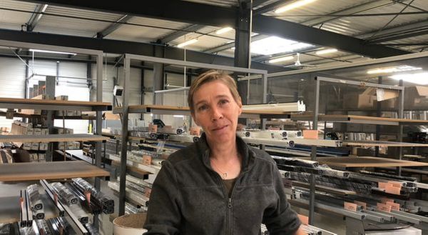 Portrait de Sonia : responsable de production au pôle moustiquaire