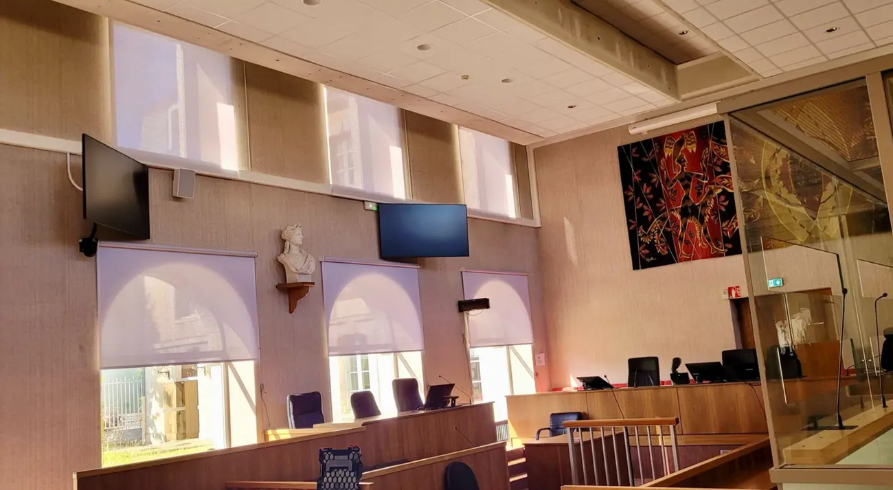 Quels stores ou rideaux choisir pour équiper les fenêtres d’une mairie ? 