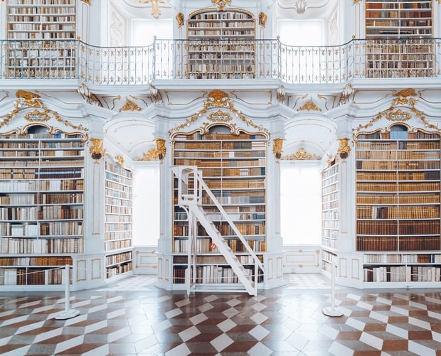 bibliothèque classique rideaux stores