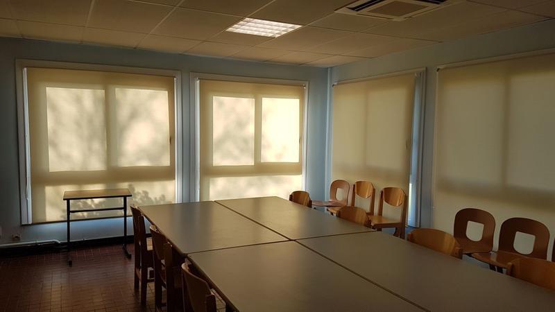 Enrouleur pare soleil M1 pour salle de classe