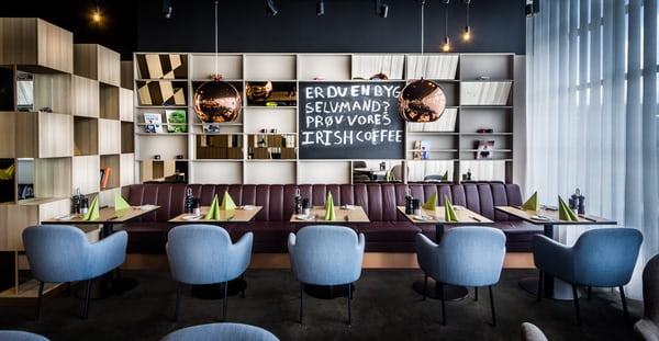 Stores et rideaux M1 pour restaurant d'un hotel