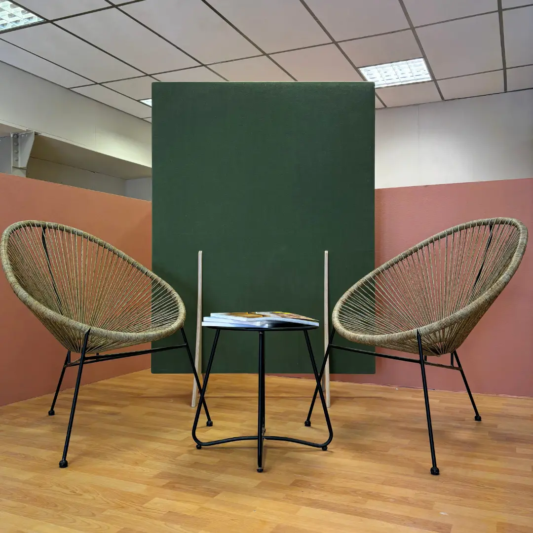 Cloison acoustique sur pieds vert olive de face