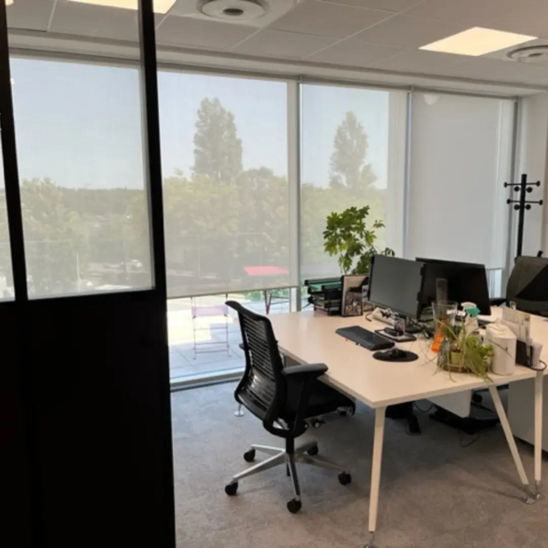 Stores enrouleurs anti chaleur open space