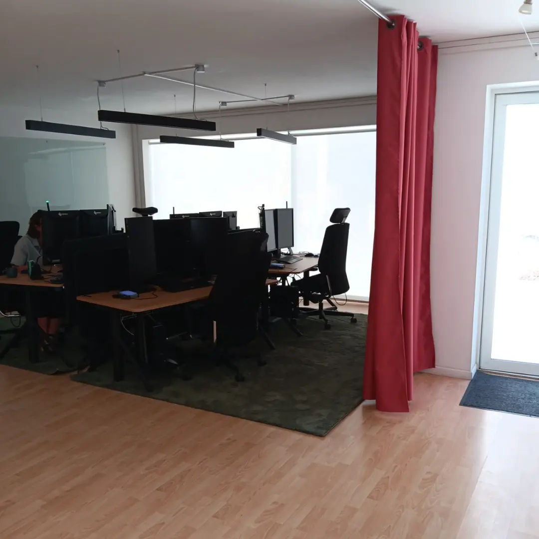 Rideau occultant rouge bureau