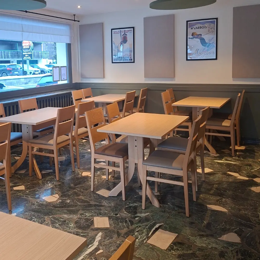 Salle restauration panneaux acoustiques muraux