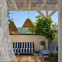 Visuel-Ambiance-Coussin-Banquette-exterieur-a-Rayures-2-b.webp