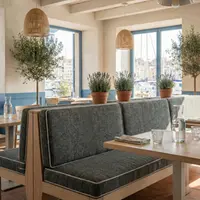 Coussin-banquette-M1-non-feu-Gris---Aspect-toile-de-jute---Restaurant.webp