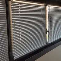 Stores-venitiens-aluminium-fermes.webp